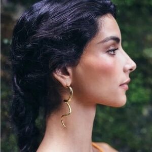 Cult Gaia Drea Twisted Spiral Earrings